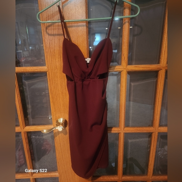 Charlotte Russe Elegant Burgundy Cut-Out Bodycon Dress - Picture 2 of 9